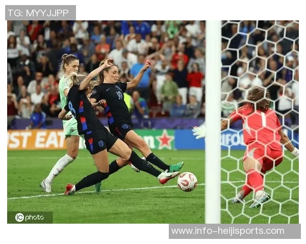 足球场上的英雄时刻十大经典扑救回顾